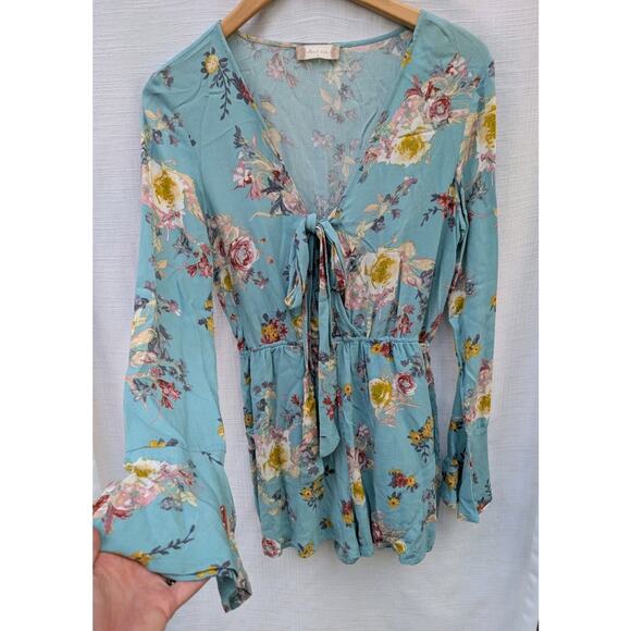 Altar'd State Womens Floral Bell Sleeve Romper Sz S Boho Whimsical Fairy - Picture 1 of 5
